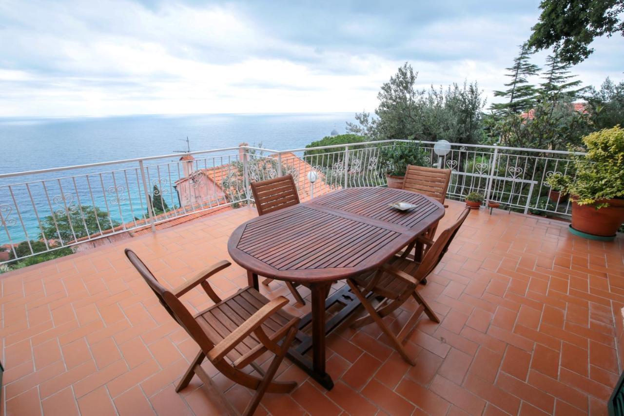 Villa Gio - Terrazza Nel Blu ベルジェッジ エクステリア 写真