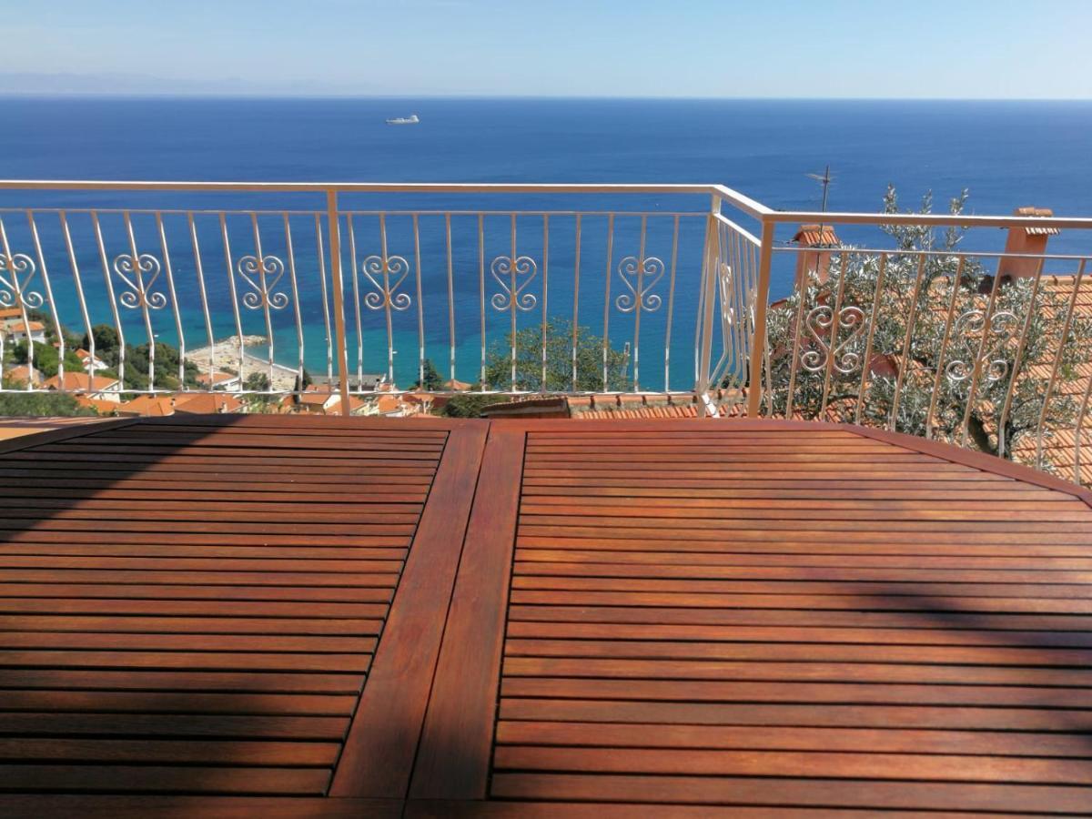 Villa Gio - Terrazza Nel Blu ベルジェッジ エクステリア 写真